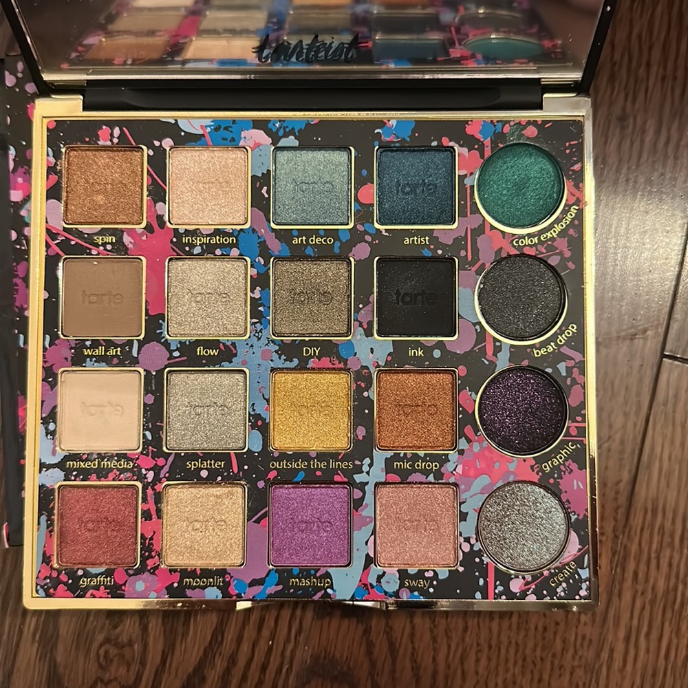 Tart eyeshadow palette
